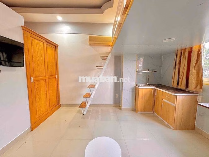 DUPLEX CỬA SỔ SÁT ĐẠI HỌC Y DƯỢC - BÁCH KHOA NGAY MẶT TIỀN