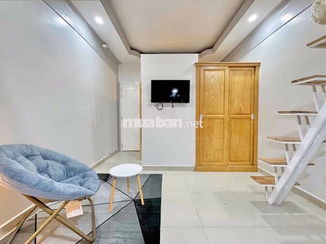 DUPLEX CỬA SỔ SÁT ĐẠI HỌC Y DƯỢC - BÁCH KHOA NGAY MẶT TIỀN