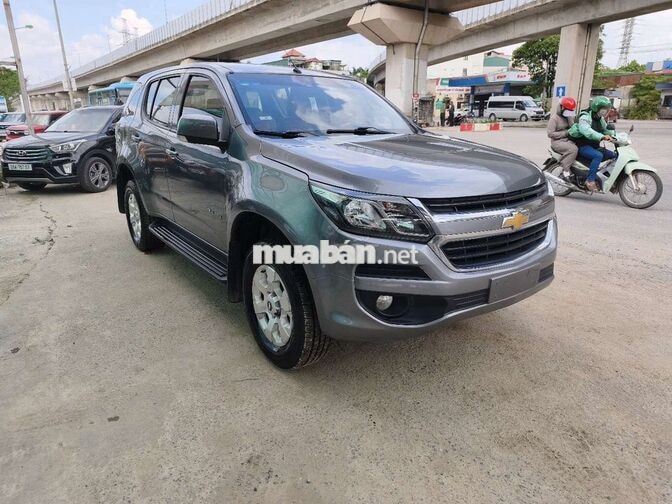 Chevrolet Trailblazer LT 2.5AT 2018 Xám 120000 km