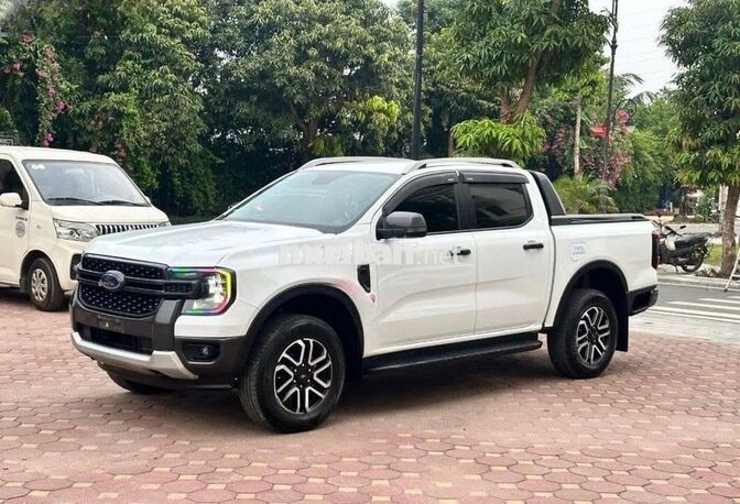 Ford Ranger Sport 2025 2.0L 4x4 AT Trắng