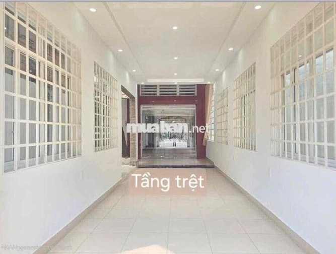 Mặt bằng kinh doanh gần siêu thị, chợ, trường đại Bình Dương