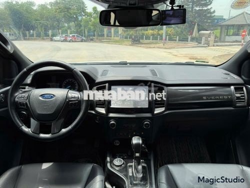 Xe Ford Everest Titanium 2.0L 4x4 AT 2021