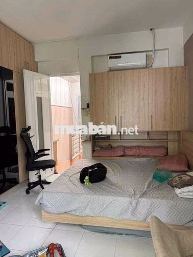 Cho thuê nhà mặt tiền trước sau thoáng mát, sạch sẽ