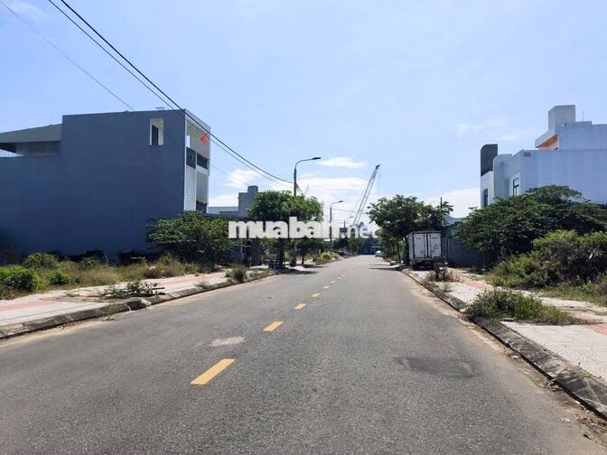 Chính chủ Anh Hùng bán đất Đầm Sen Nam Hòa Xuân B2.138 giá 3,8 tỷ