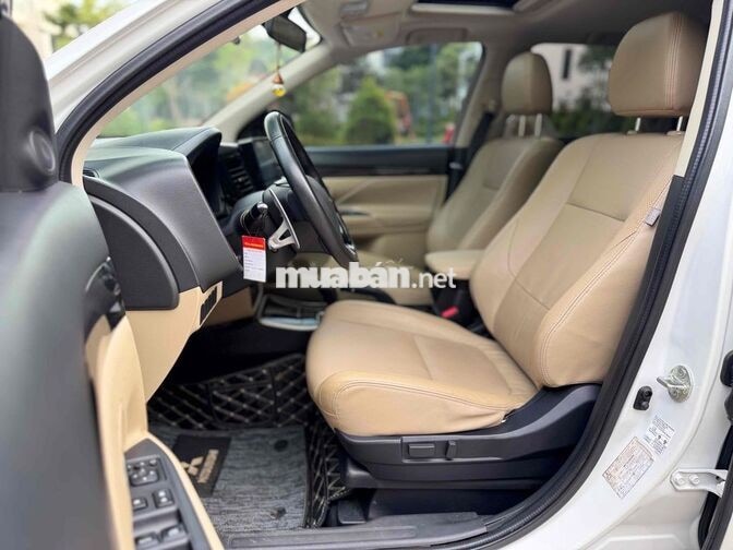 Mitsubishi Outlander 2.0 CVT 2017 Trắng