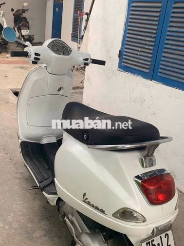Piaggio Vespa LX 125 Trắng Nhập khẩu