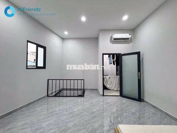 NHÀ DÃY SIÊU XỊN, 1 TRỆT 1 LẦU, SÂN ĐỂ XE RIÊNG, BẢO VỆ 24/7
