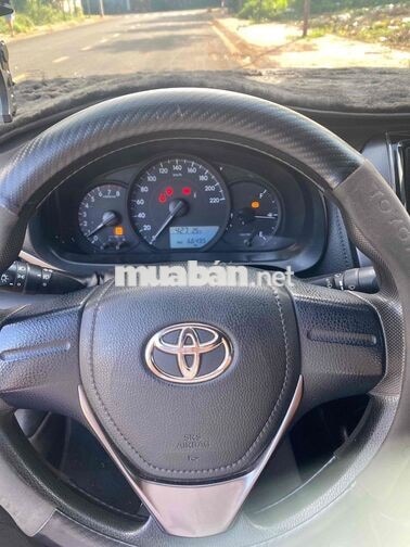 Toyota Vios E MT 2023 Số sàn Vàng