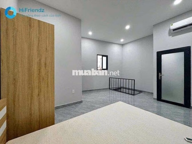 NHÀ DÃY SIÊU XỊN, 1 TRỆT 1 LẦU, SÂN ĐỂ XE RIÊNG, BẢO VỆ 24/7