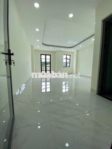 Cho thuê nhà MT 3A Trần Minh Quyền, Phường 11, Quận 10.
