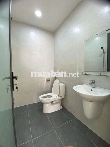 Cho thuê nhà MT 3A Trần Minh Quyền, Phường 11, Quận 10.