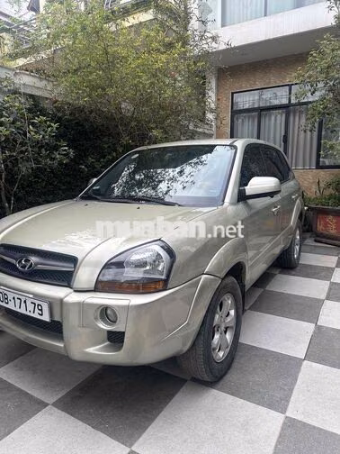 Hyundai Tucson 2.0 hai cầu 2009 Vàng cát