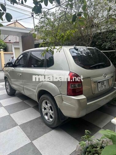 Hyundai Tucson 2.0 hai cầu 2009 Vàng cát