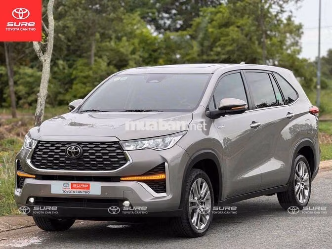 Toyota Innova Cross Hybrid 2025 CVT CHÍNH HÃNG