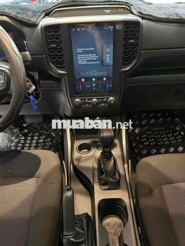 Ford Ranger XLS AT 2025 siêu lướt 8.800 km như mới