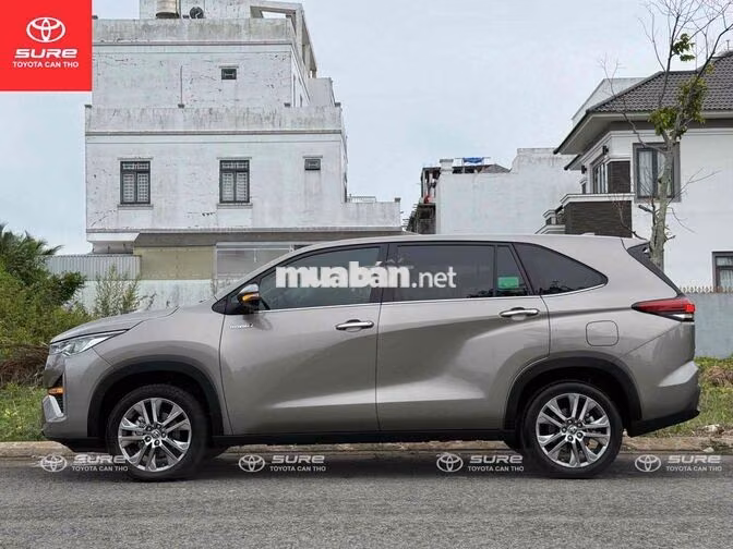 Toyota Innova Cross Hybrid 2025 CVT CHÍNH HÃNG