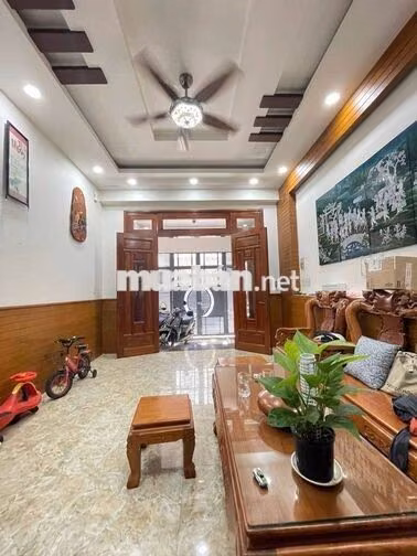 80m2-nhỉnh 9tỷ-4 tầng-nhà mới đường Độc Lập- xe hơi vào nhà-chủ ngộp