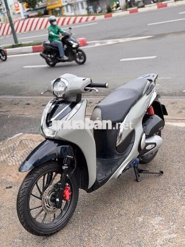 Honda SH Mode Xám xi măng Việt Nam