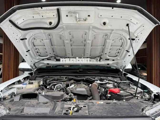 Ford Ranger XLS AT 2025 siêu lướt 8.800 km như mới