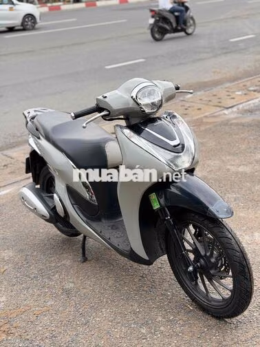 Honda SH Mode Xám xi măng Việt Nam