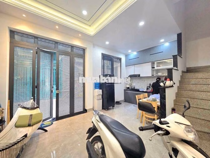 Bán Nhà Phan Huy Ích - 32m2 - 4 Tầng BTCT - Sát Emart .