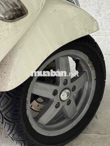 Piaggio Vespa 2012 Trắng