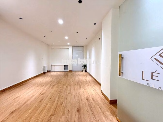 Mặt bằng mặt tiền đường tại Nguyễn Ngọc Lộc ngay cầu vượt 3/2