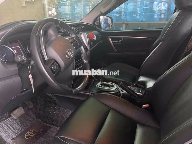 Toyota Fortuner SUV Trắng Tự động 7 chỗ