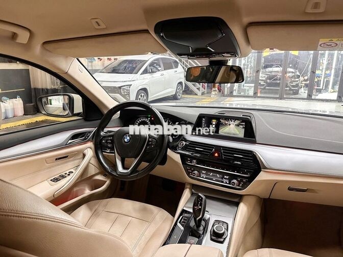 BMW 520i model 2019 Trắng