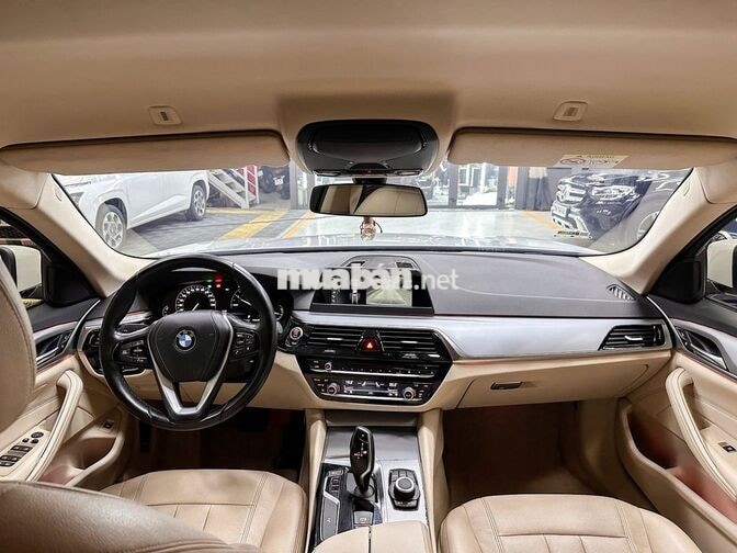 BMW 520i model 2019 Trắng