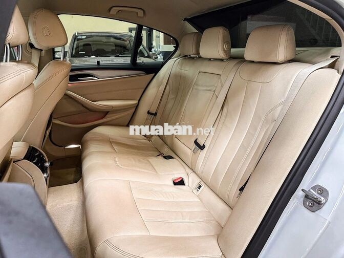 BMW 520i model 2019 Trắng