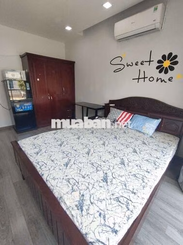 Studio, CHDV cho thuê phòng trọ sinh viên RMIT, Nhân Viên văn phòng 