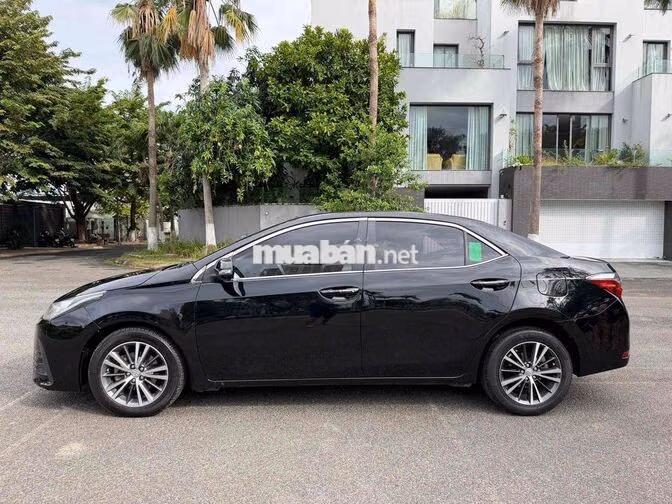 Toyota Corolla Altis 1.8G 2018 Đen 95000km