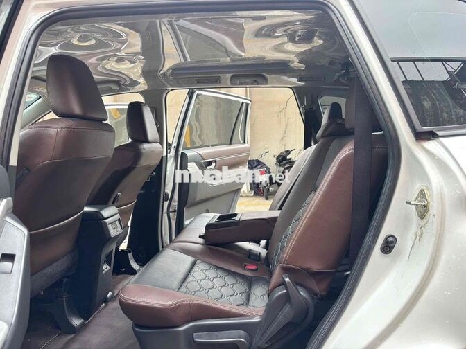 Bán Innova Cross 2.0V Trắng - Giá còn thương lượng