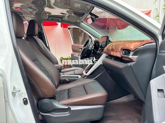 Bán Innova Cross 2.0V Trắng - Giá còn thương lượng