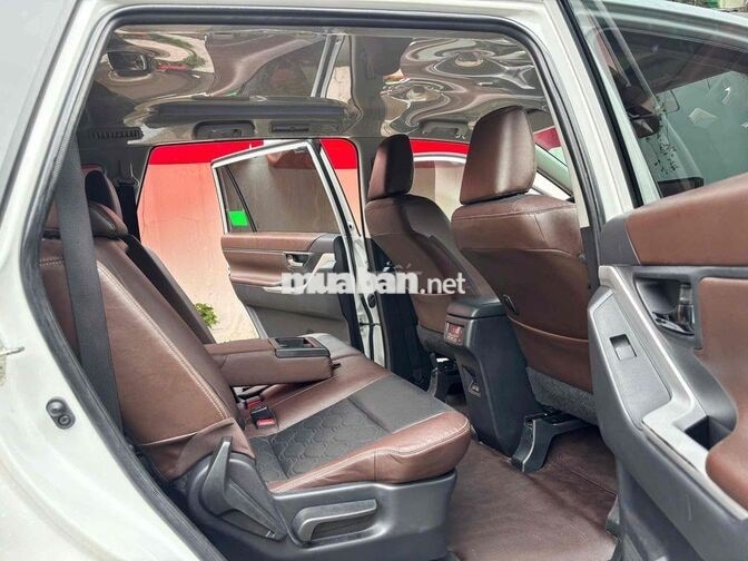 Bán Innova Cross 2.0V Trắng - Giá còn thương lượng