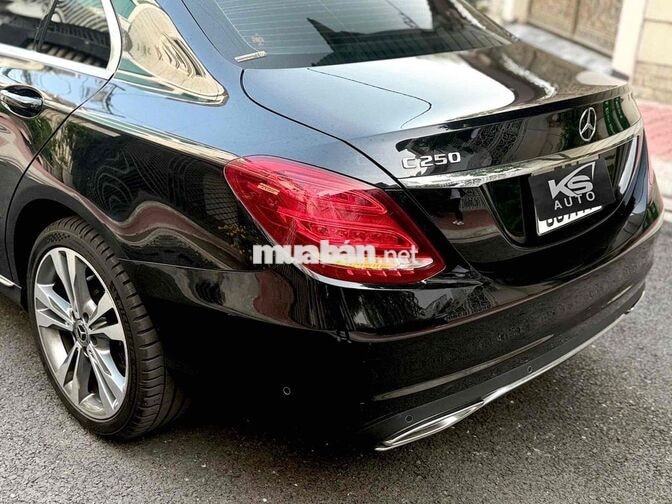 Mercedes C250 Exclusive 2018 Đen 58.000 km