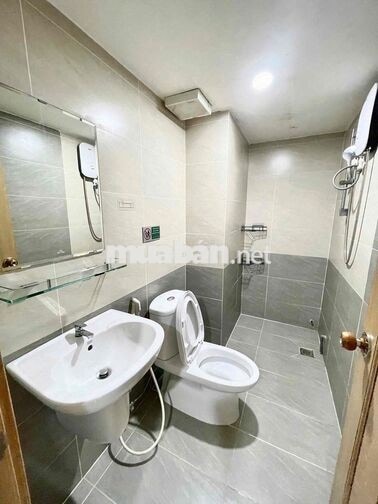 Căn Hộ 1 Phòng Ngủ - 25m2 - Full Nội Thất - Thang Máy- Khu Sân Bay