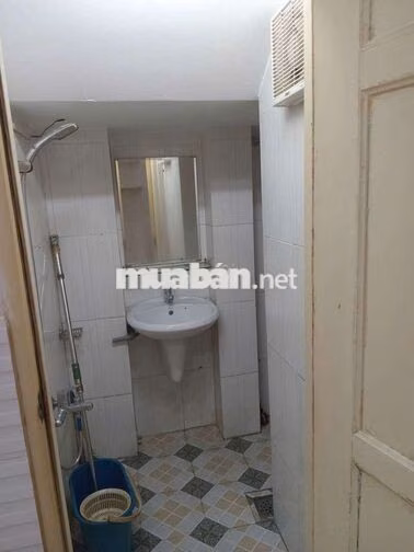 nhà sạch sẻ vô ở liền cho thuê 6 tháng 