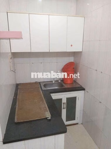 nhà sạch sẻ vô ở liền cho thuê 6 tháng 