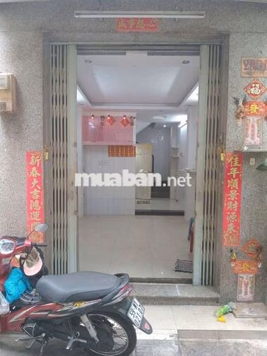 nhà sạch sẻ vô ở liền cho thuê 6 tháng 