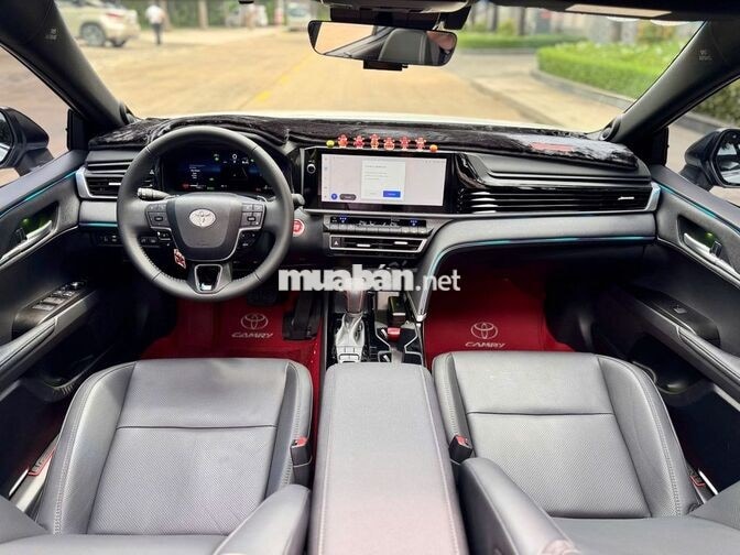 Toyota Camry 2025 2.5 HEV Top Trắng 7.000km
