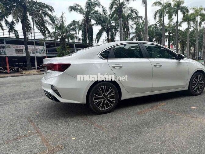 Kia K3 Luxury Trắng