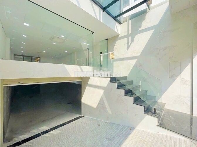 HOT! Căn Góc 491F Huỳnh Văn Bánh P13, 5x20m, Hầm 4L, 550m², Sàn Suốt