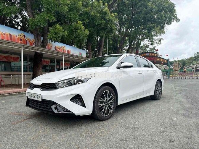 Kia K3 Luxury Trắng