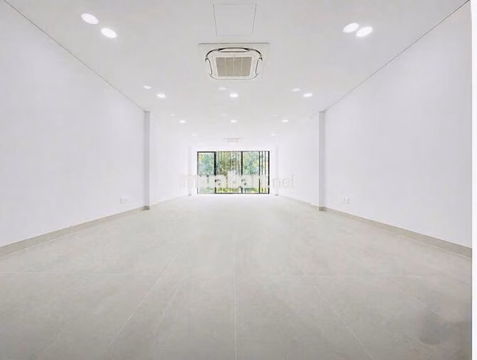 HOT! Căn Góc 491F Huỳnh Văn Bánh P13, 5x20m, Hầm 4L, 550m², Sàn Suốt
