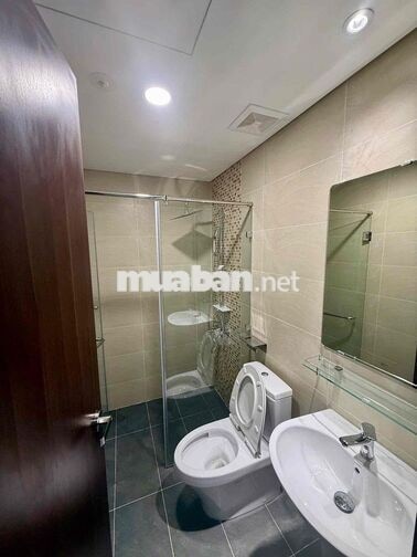 chính chủ cần bán căn hộ cao cấp tặng full nội thất  lh ***