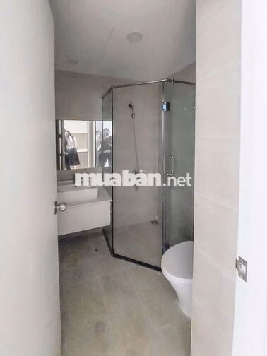 Căn hộ 1PN hướng Đông Nam đối diện TTTM kết nối Quận 1 trong tầm tay.