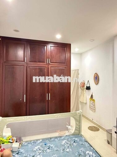 CHO THUÊ NHÀ NGUYÊN CĂN 1 TRỆT 3 LẦU 4 PHÒNG NGỦ - MẶT TIỀN HẺM KD
