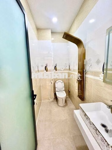 mặt tiền đường 7 mét 4 x 20 có 5pn 5wc sân thượng